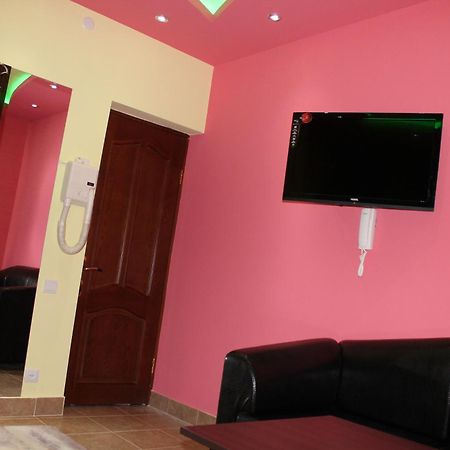 Princ Plaza Hotel Erevan Esterno foto