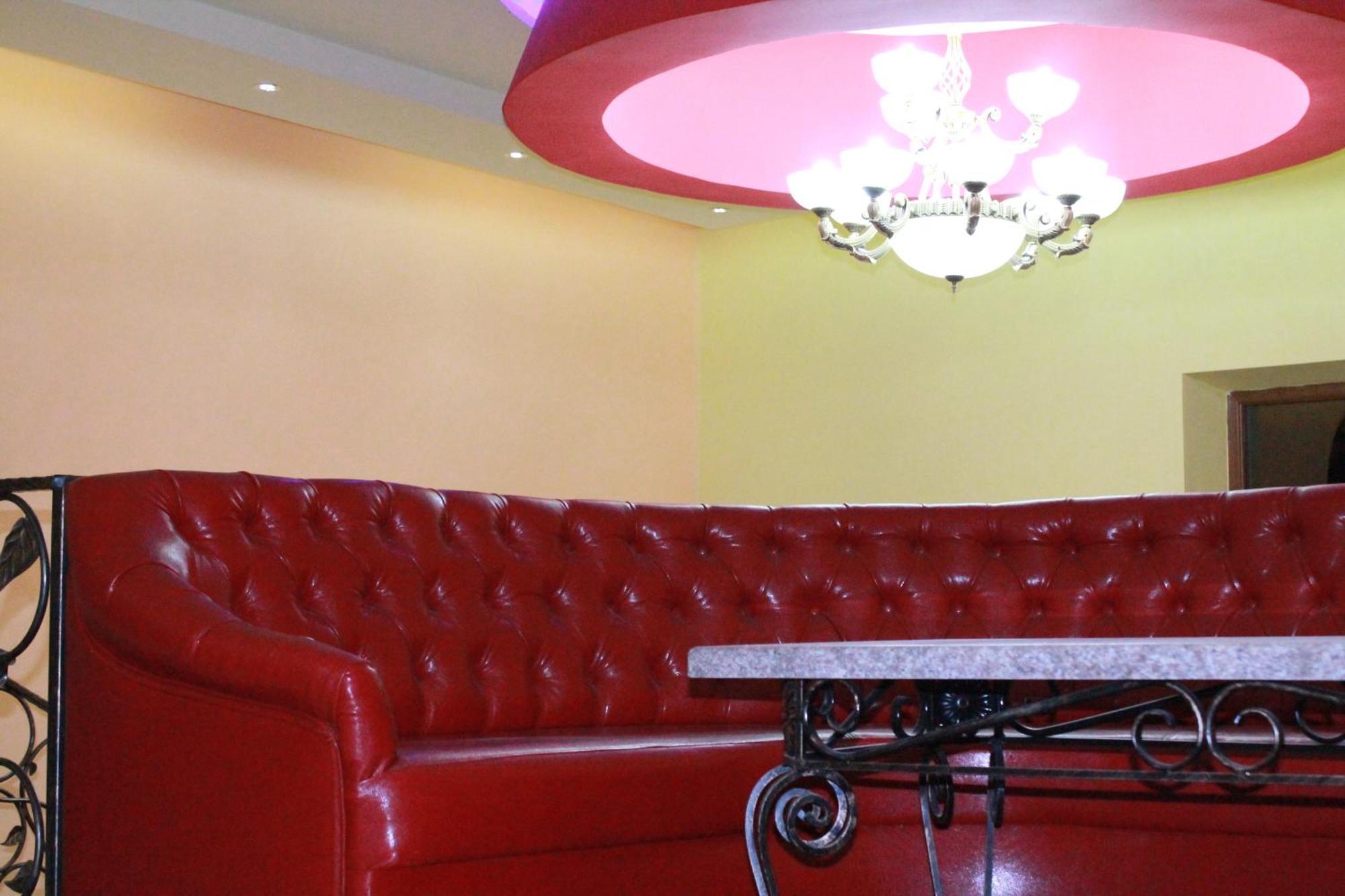 Princ Plaza Hotel Erevan Esterno foto
